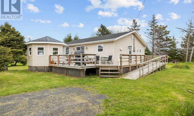 11 Spruce Lane