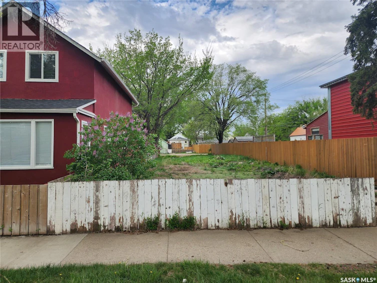 403 H Avenue S, Saskatoon, SK, S7M 1W6 - 2