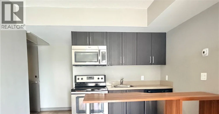 302-321 Spruce Street, Waterloo, ON, N2L 3M6 - 3