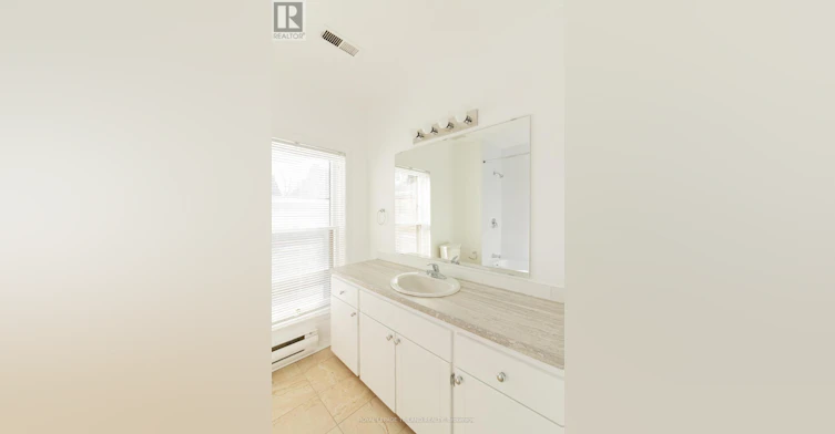 UPPER-613 Wellington Street, London, ON, N6A 3R6 - 11