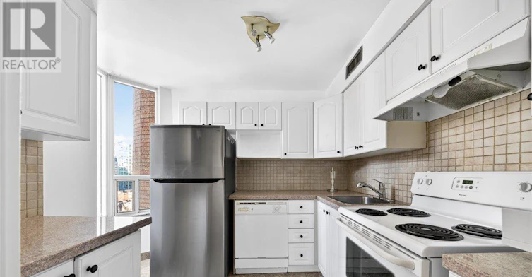 1506-55 Centre Avenue, Toronto, ON, M5G 2H5 - 9