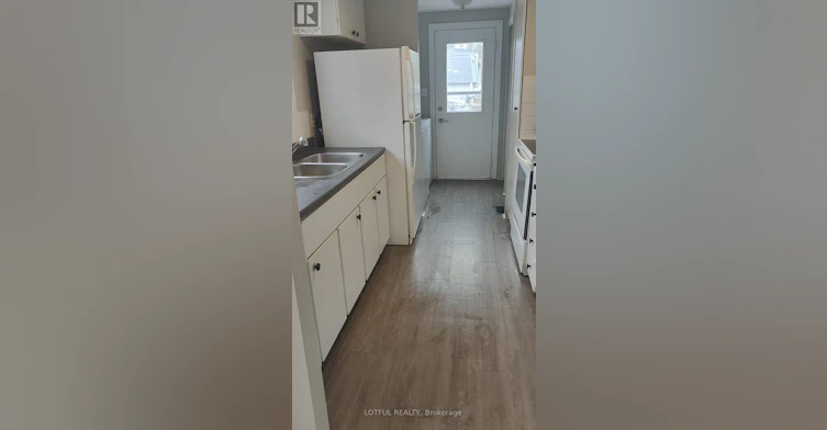 7592 Flewellyn Road, Ottawa, ON, K2S 1B6 - 4