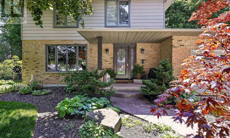 11 Adams Avenue
