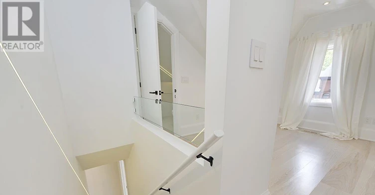 12 Webster Avenue, Toronto, ON, M5R 1N7 - 24