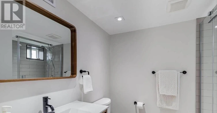 LOWER-25 Newlin Crescent, Toronto, ON, M3L 1X5 - 5