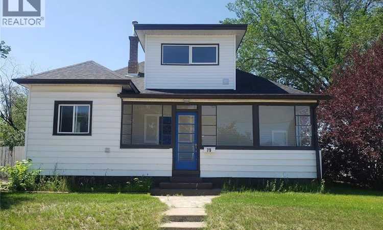 79 Coteau Street E
