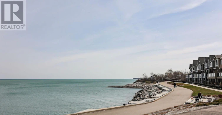 203-385 Winston Road, Grimsby, ON, L3M 4E8 - 4
