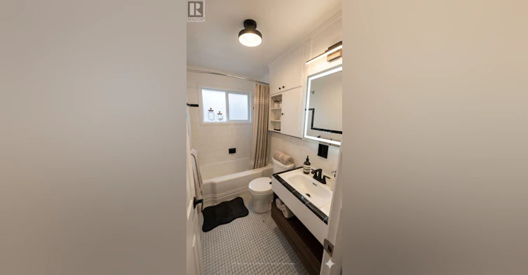 UPPER FLOOR-30 Woodward Avenue, London, ON, N6H 2G7 - 5