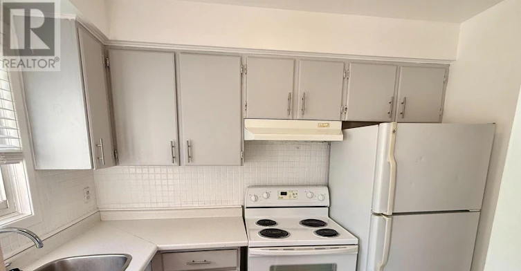 63 Toulon Crescent, London, ON, N5V 1J4 - 2