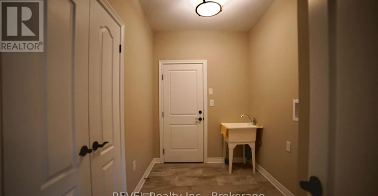 7135 Optimist Lane, Niagara Falls, ON, L2E 0B2 - 10