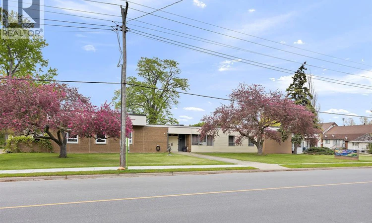 6690 Tecumseh Road