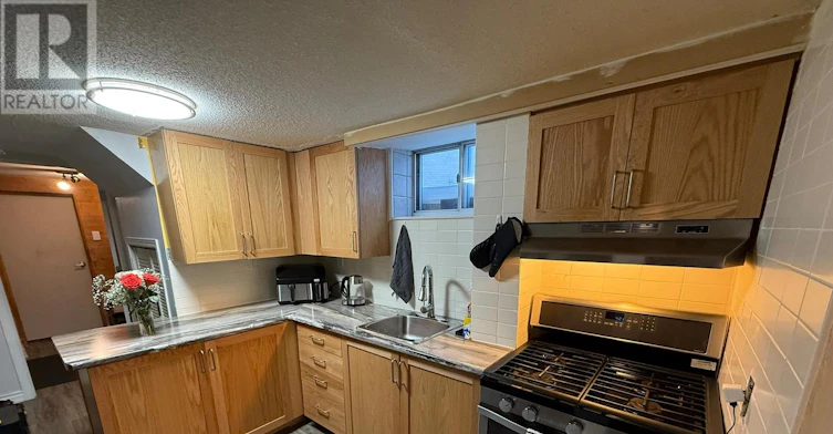 BSMT-18 Sonnet Court, Toronto, ON, M6L 1J6 - 5