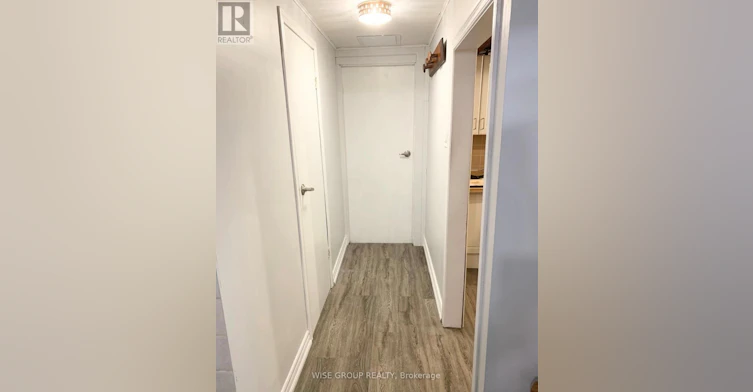 BSMT-18 Sonnet Court, Toronto, ON, M6L 1J6 - 4