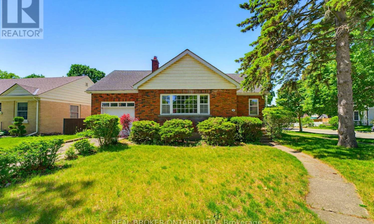 30 Lincoln Avenue