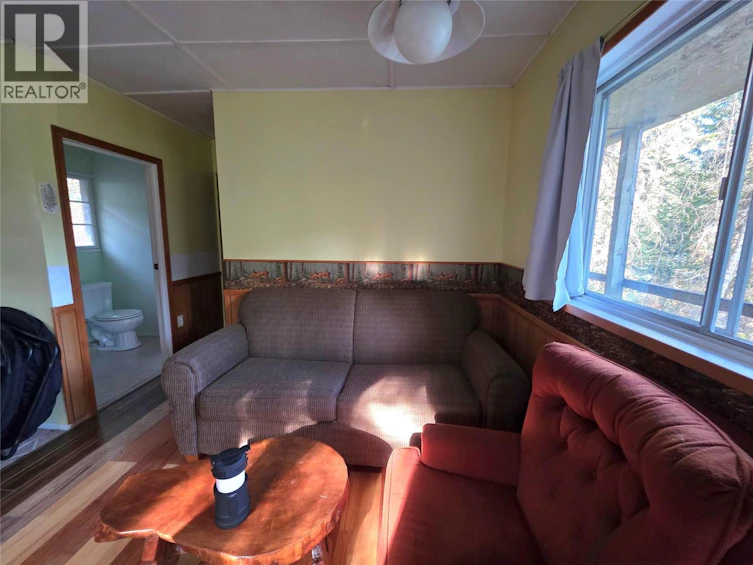 6453 Pinaus Lake Road, Falkland, BC, V0E 1W0 - 40