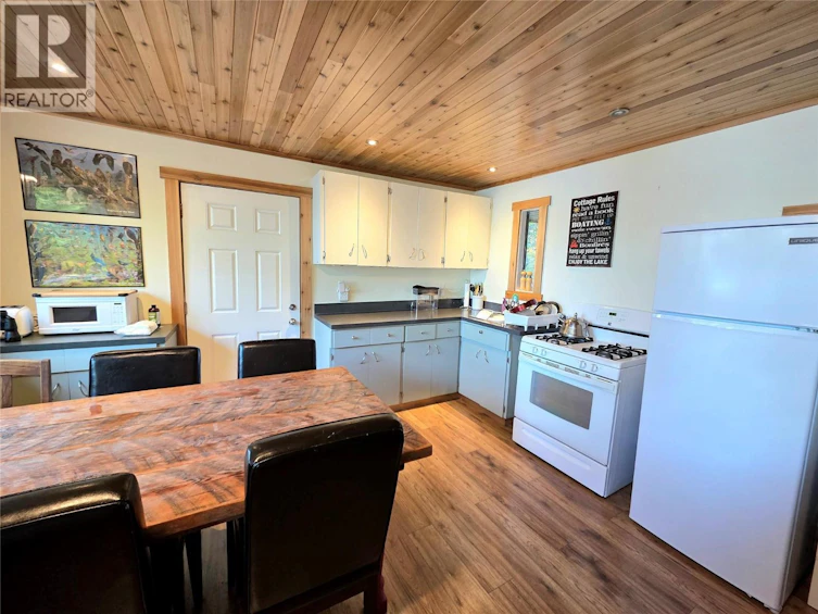 6453 Pinaus Lake Road, Falkland, BC, V0E 1W0 - 6