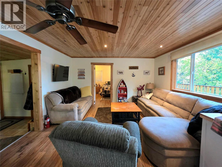 6453 Pinaus Lake Road, Falkland, BC, V0E 1W0 - 10