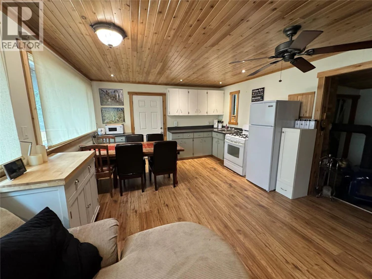 6453 Pinaus Lake Road, Falkland, BC, V0E 1W0 - 7