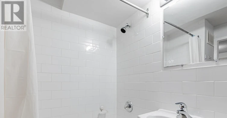 B2-663 Huron Street, Toronto, ON, M5R 2R8 - 17