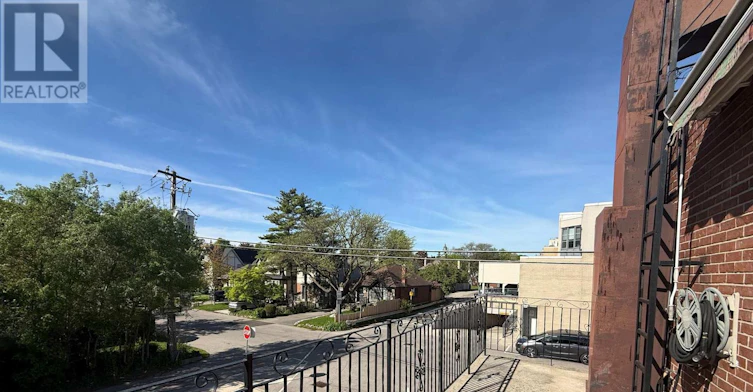 UPPER-2973 Bloor Street W, Toronto, ON, M4Y 1B8 - 3