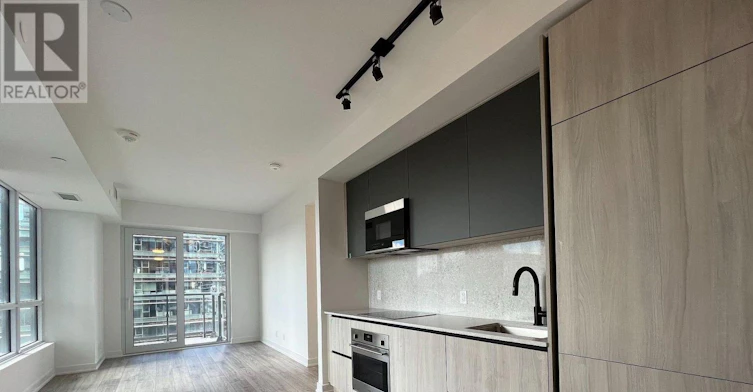 1202-108 Peter Street, Toronto, ON, M5V 2G7 - 2