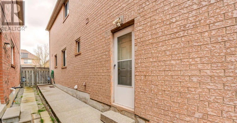 5921 Summerside Drive, Mississauga, ON, L5M 6K9 - 2