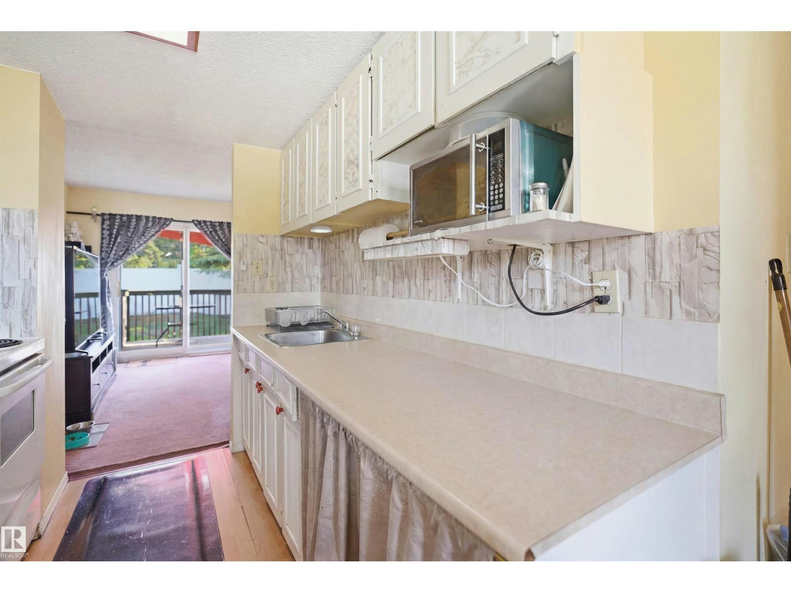 17 Lakewood Vg NW, Edmonton, AB, T6K 2B3 - 8