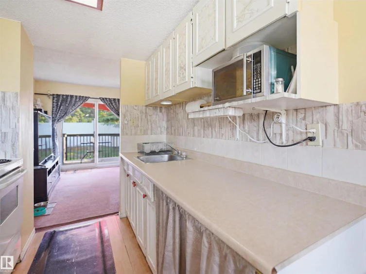 17 Lakewood Vg NW, Edmonton, AB, T6K 2B3 - 8