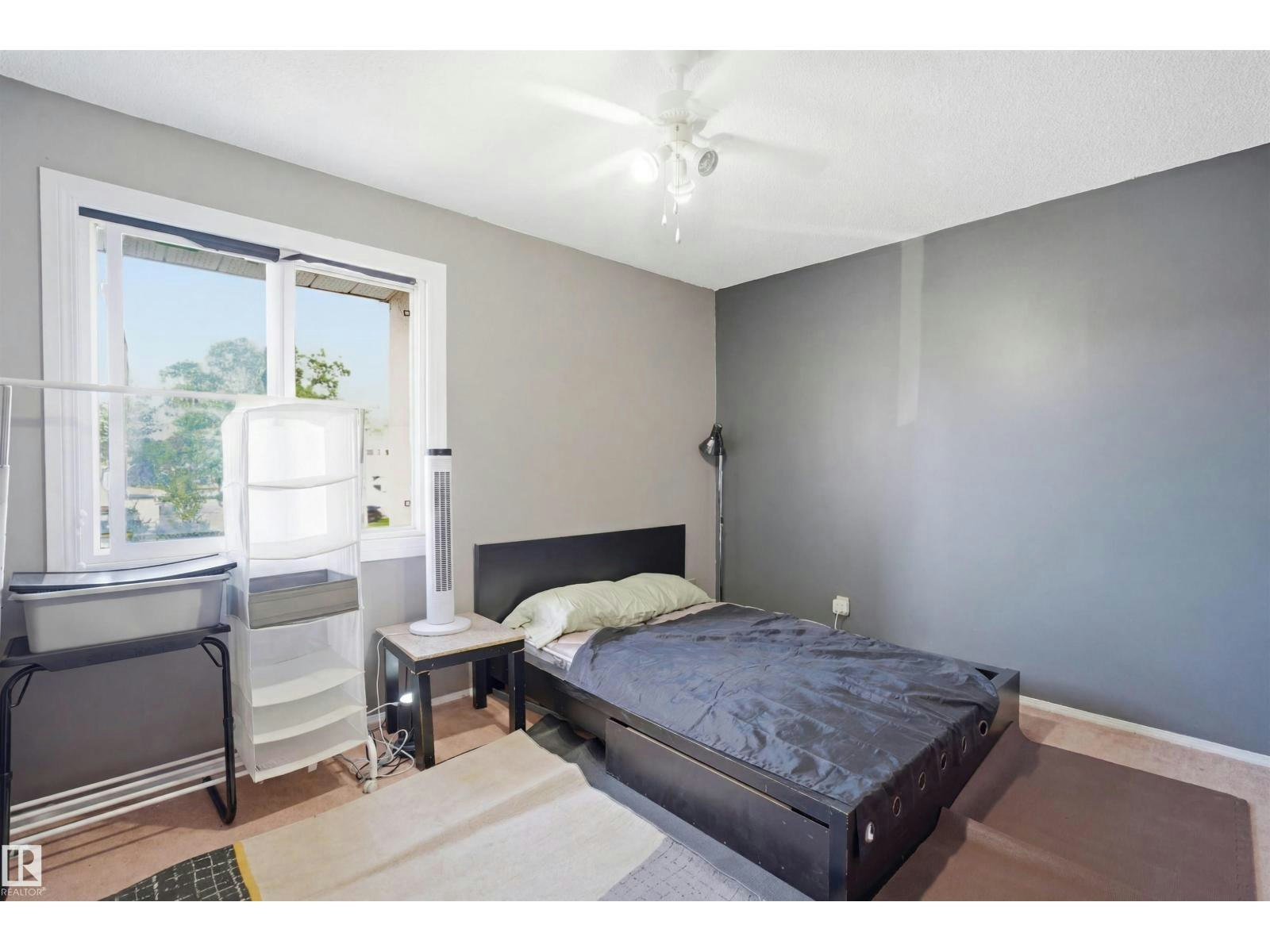 17 Lakewood Vg NW, Edmonton, AB, T6K 2B3 - 17