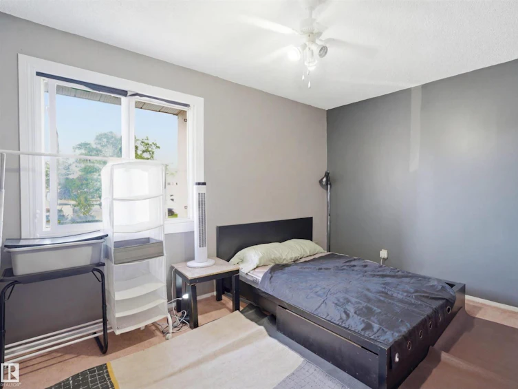 17 Lakewood Vg NW, Edmonton, AB, T6K 2B3 - 17