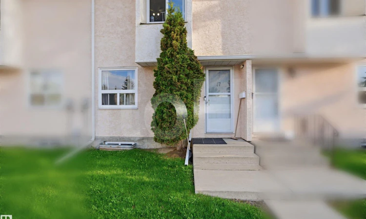 17 Lakewood Vg NW