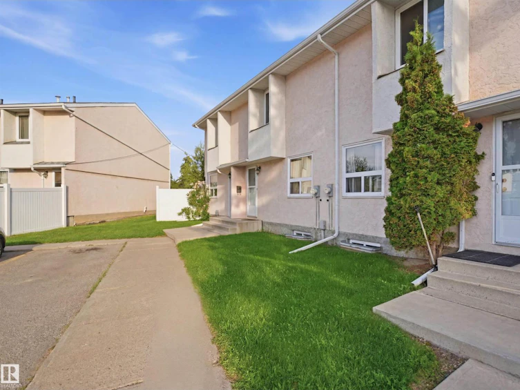17 Lakewood Vg NW, Edmonton, AB, T6K 2B3 - 2