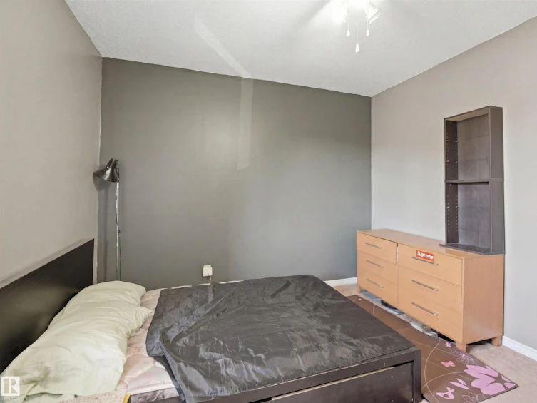 17 Lakewood Vg NW, Edmonton, AB, T6K 2B3 - 18