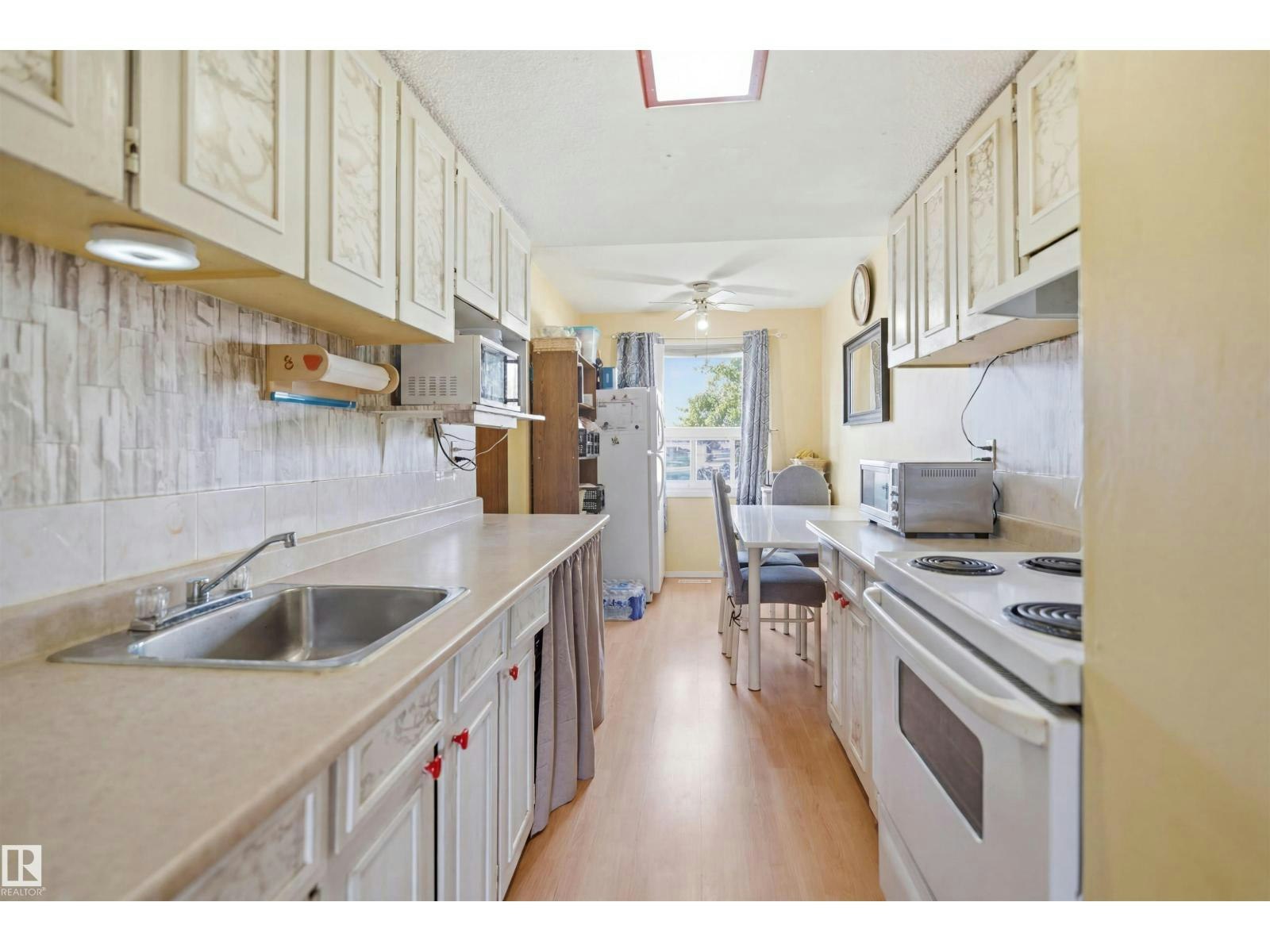17 Lakewood Vg NW, Edmonton, AB, T6K 2B3 - 7