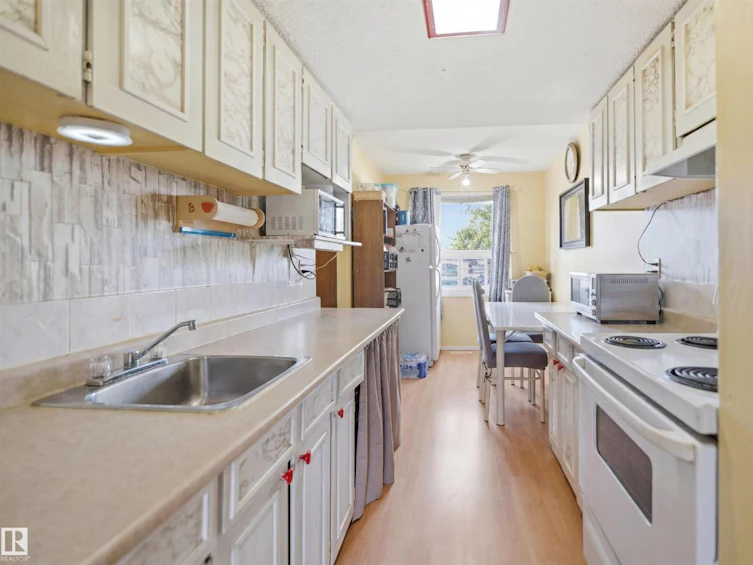 17 Lakewood Vg NW, Edmonton, AB, T6K 2B3 - 7