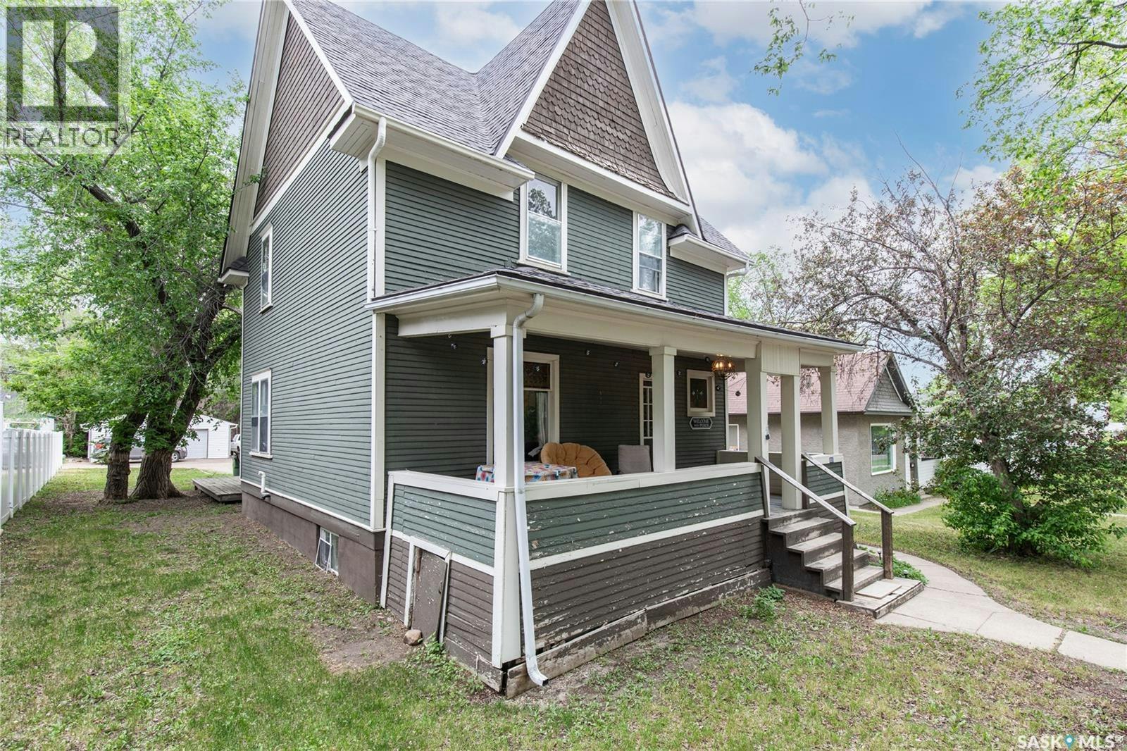 1059 Willow Avenue, Moose Jaw, SK, S6H 1G5