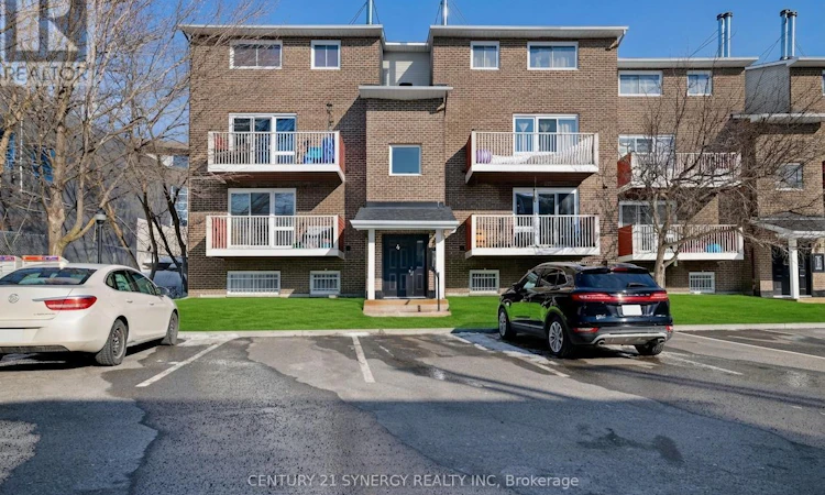 403-1589 St Bernard Street