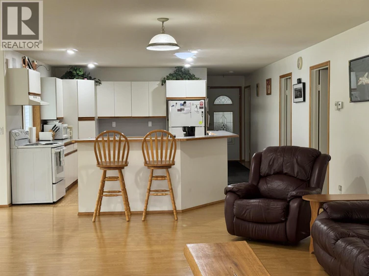 6436 Erickson Road, 100 Mile House, BC, V0K 1X3 - 8