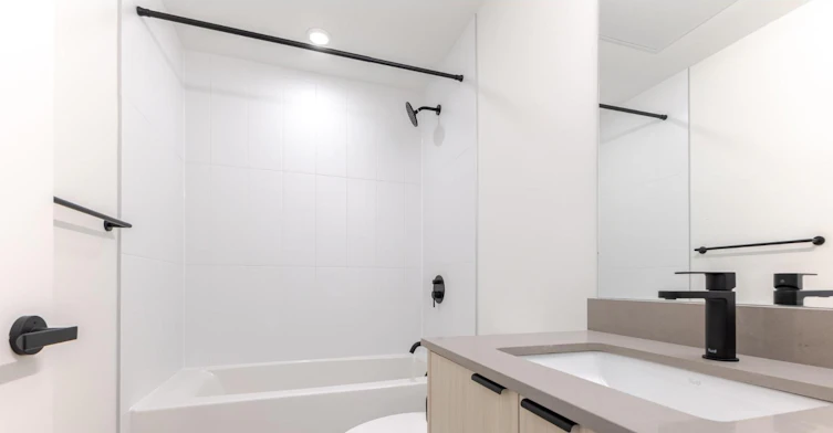 211-13455 94a Avenue, Surrey, BC, V3M 1M9 - 20