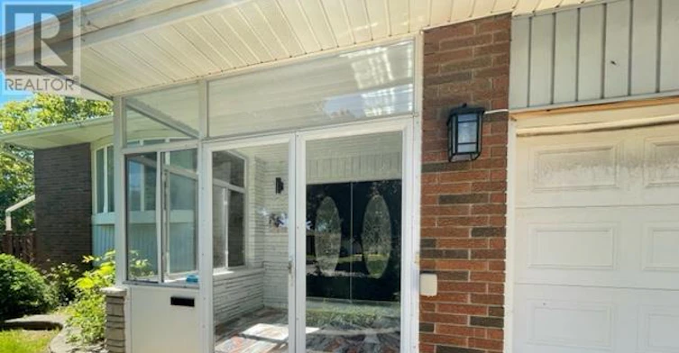 UPPER-6307 Carolyn Avenue, Niagara Falls, ON, L2E 5H6 - 4