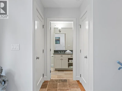 158-9845 Eastside Road - 5