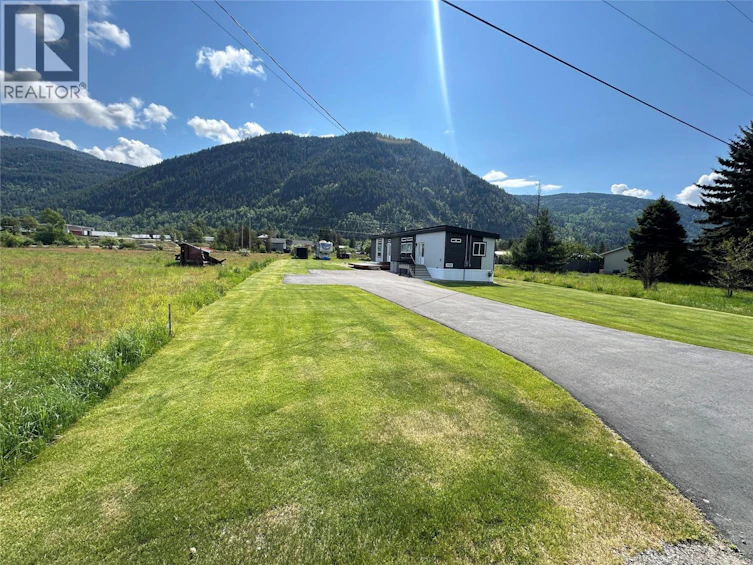 928 Waterloo Crescent, Castlegar, BC, V1N 4M3 - 15