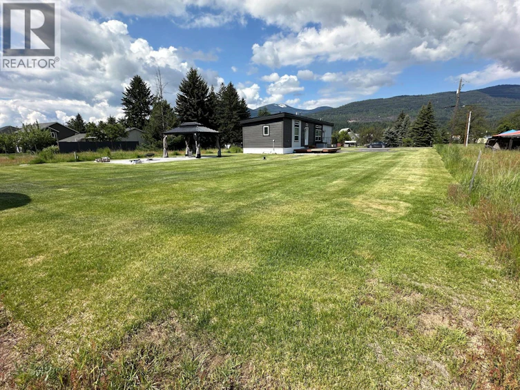 928 Waterloo Crescent, Castlegar, BC, V1N 4M3 - 9