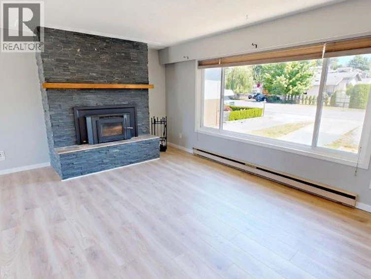 4783 Ontario Avenue, Powell River, BC, V8A 5B9 - 2