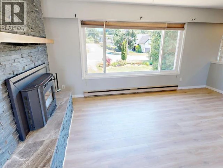 4783 Ontario Avenue, Powell River, BC, V8A 5B9 - 5