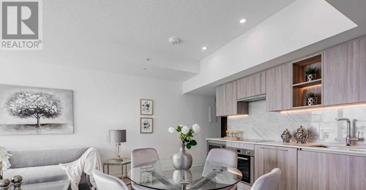 3810-17 Bathurst Street, Toronto, ON, M6A 2E1 - 4