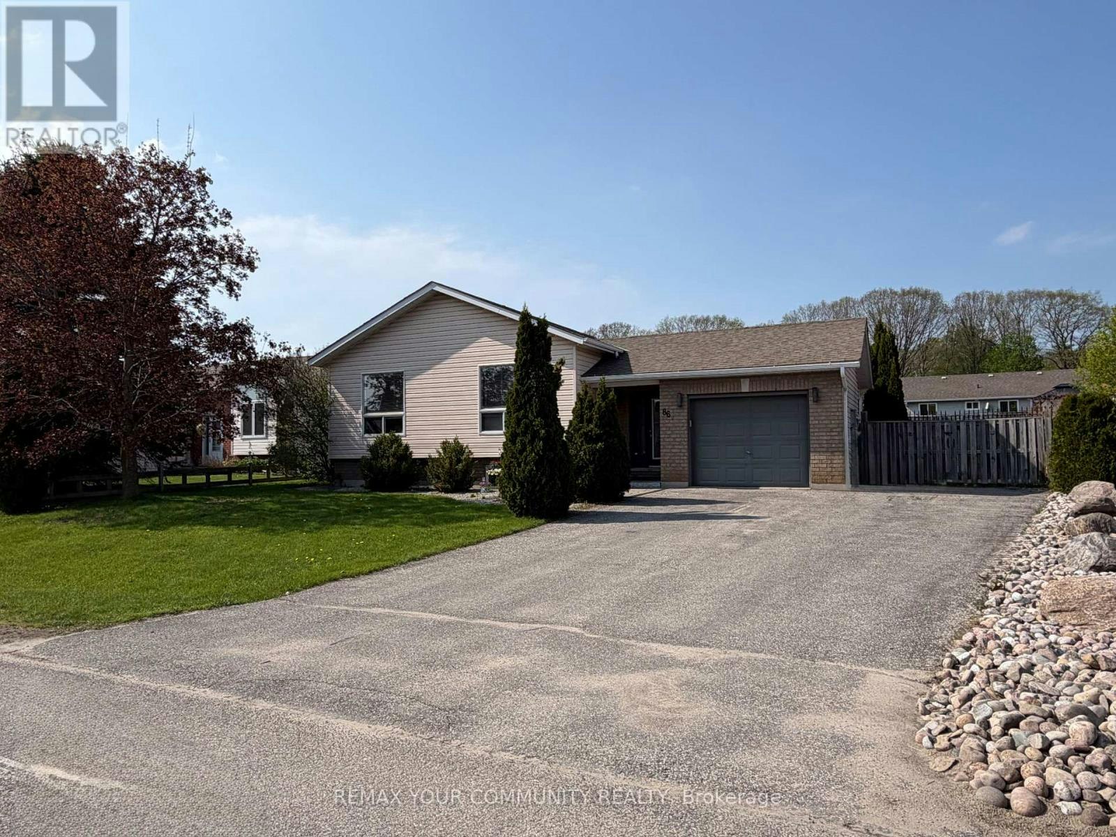 86 Oxley Drive, Penetanguishene, ON, L9M 1W1