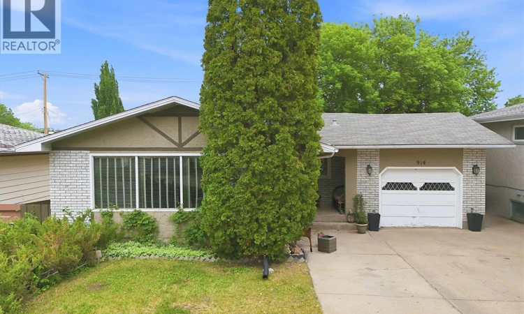 914 Trotter Crescent