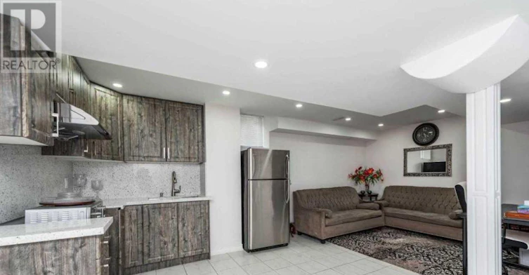24 Thornapple (Basement Street, Brampton, ON, L6R 3X2 - 2