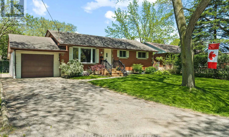 8 Goldsmith Avenue
